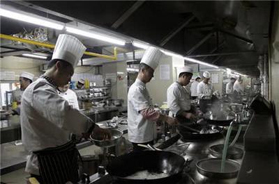 菜品也有質量標準？20條熱菜出品管理標準，你的后廚必須有